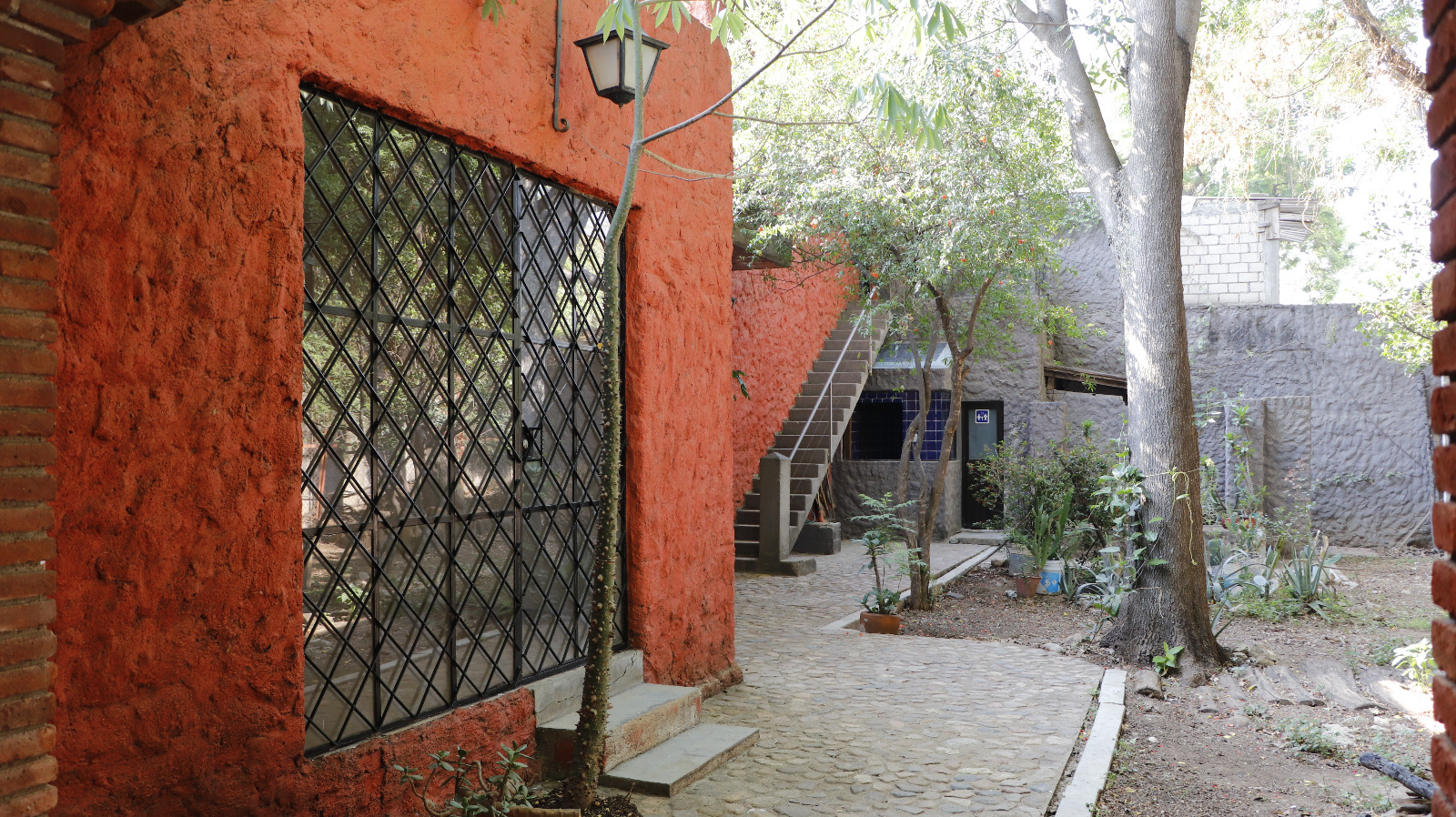 COMMERCIAL HOUSE FOR RENT IN BRENAMIEL OAXACA